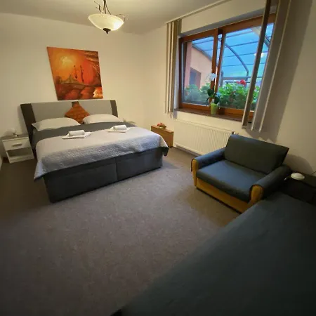 2 Izbovy Sabi Apartment