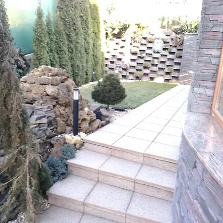 2 Izbovy Sabi Apartman