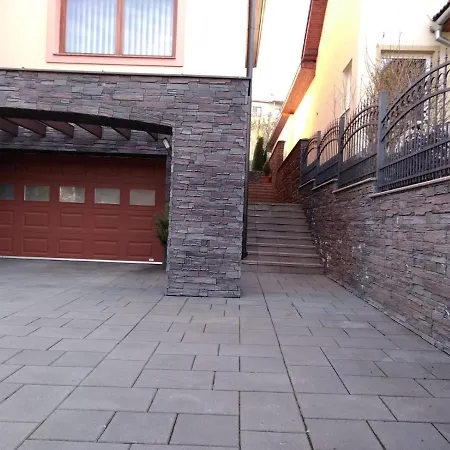 2 Izbovy Sabi Apartment