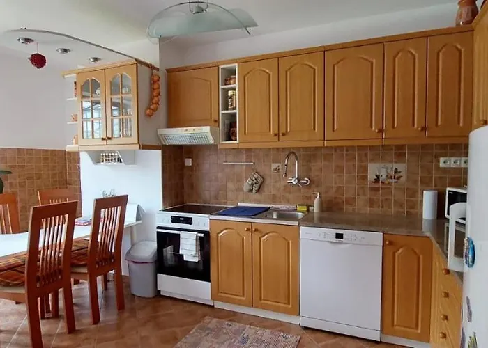 2 Izbovy Sabi ブレズノ